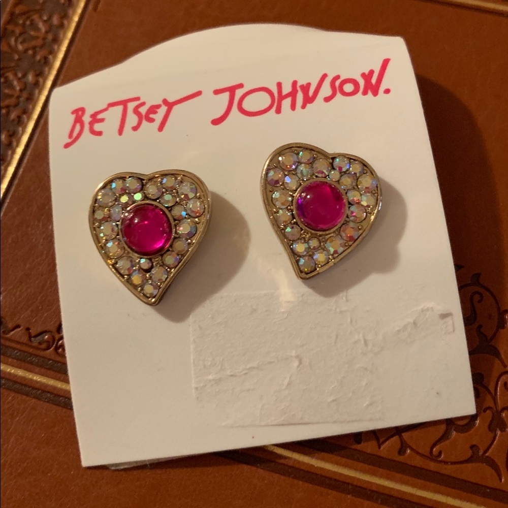 Betsey Johnson heart earrings